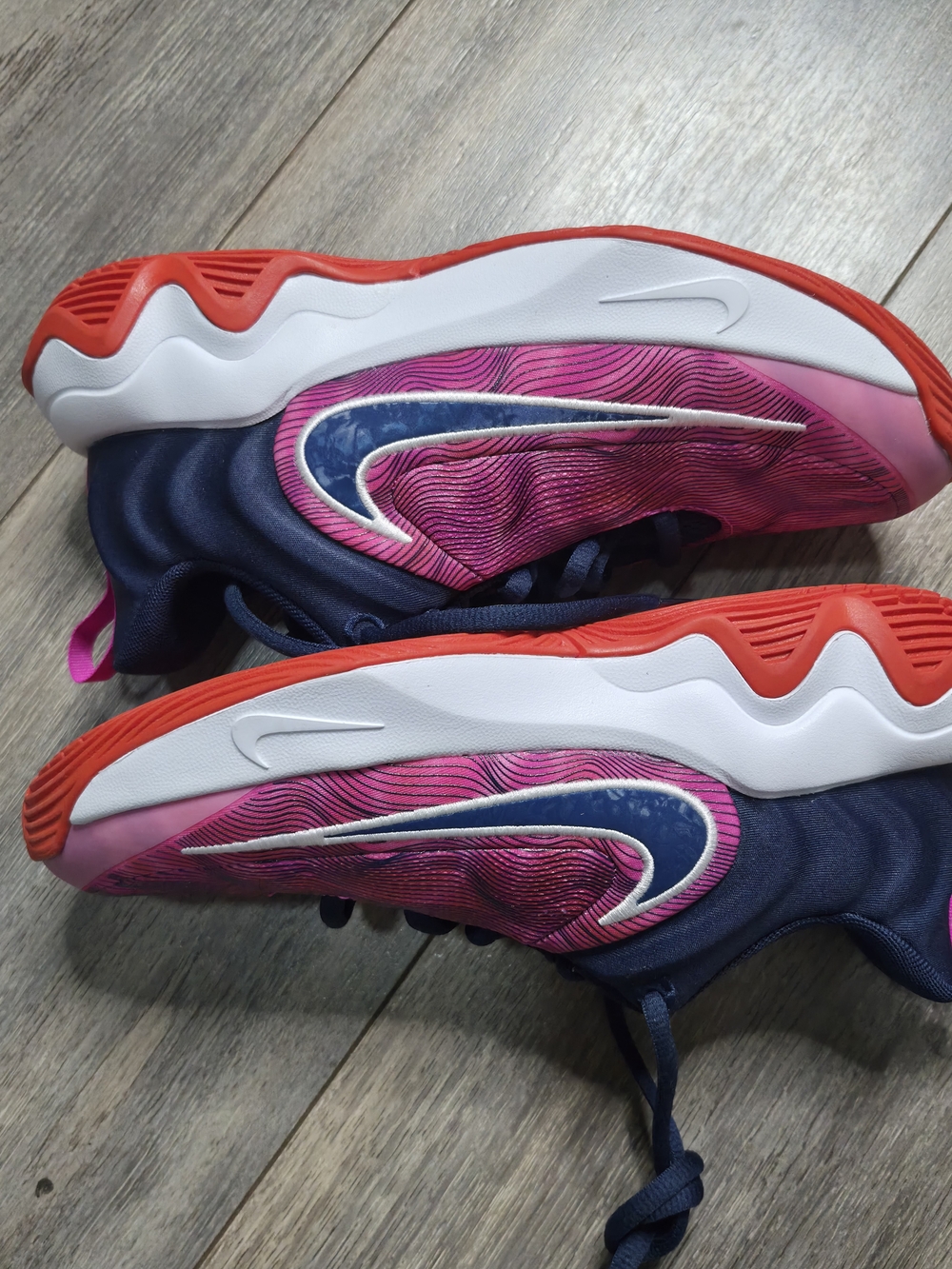 Nike Kids Navy Pink Red Wave-Accent Athletic Sneakers Size 4.5y